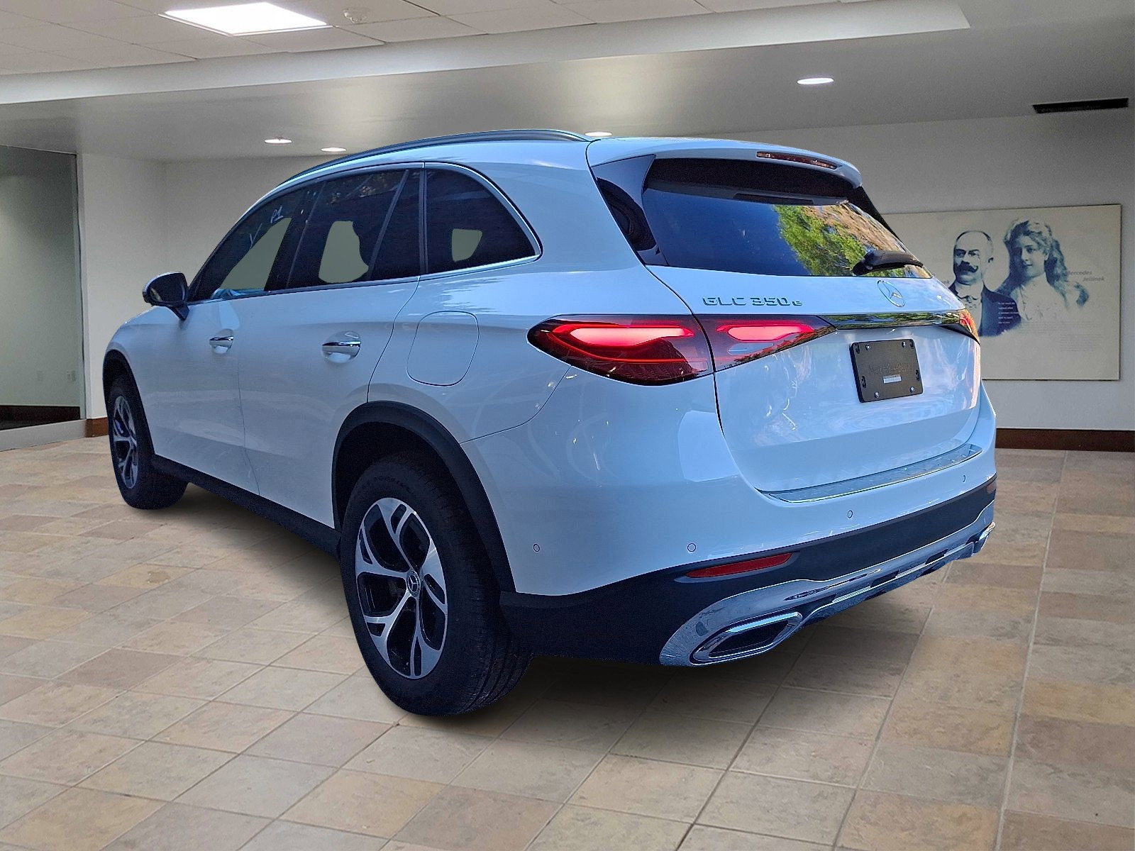 2026 Mercedes Benz GLC 350e 4MATIC photo 4