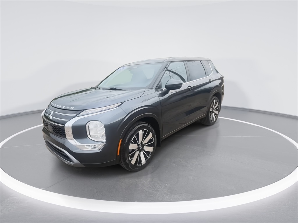 2025 Mitsubishi Outlander SE photo 4