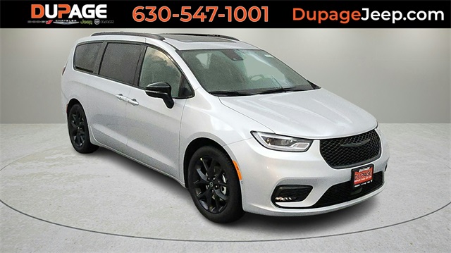 2026 Chrysler Pacifica Limited's photo