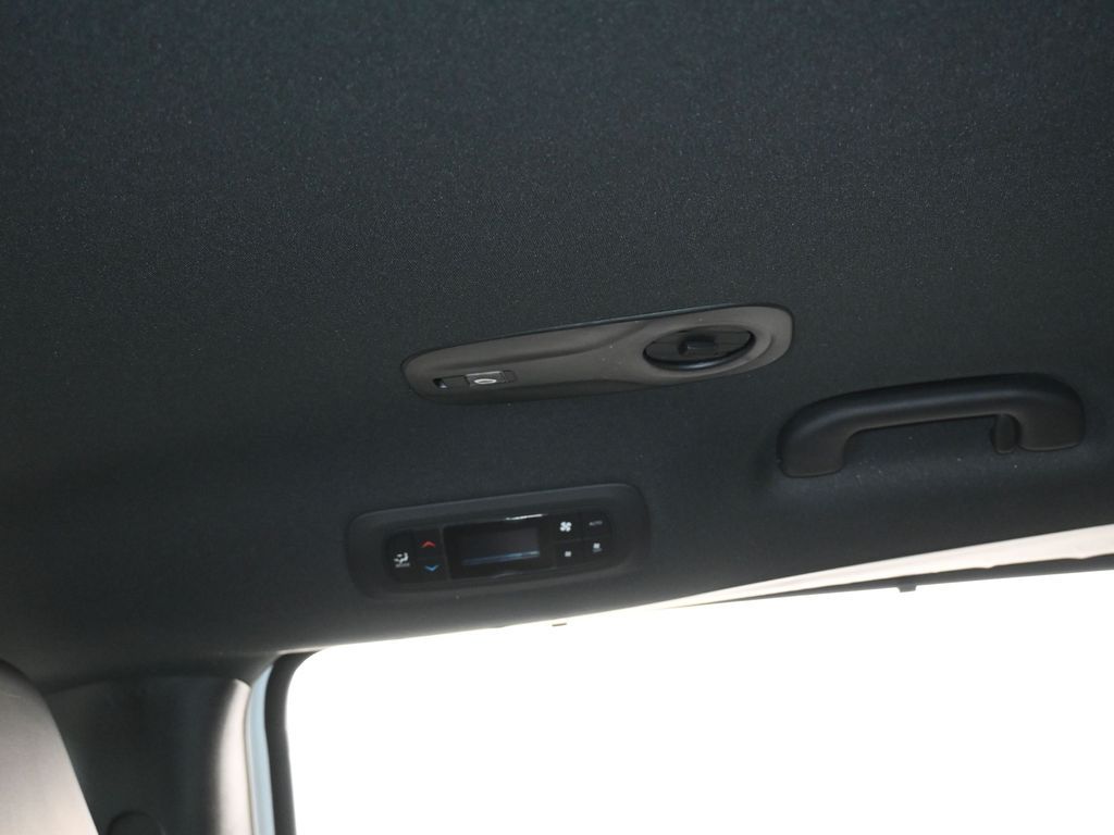 2025 Chrysler Pacifica Touring photo 3