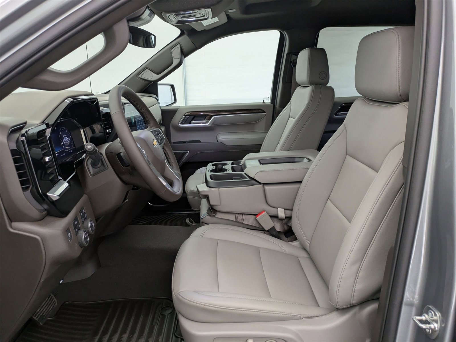 2025 Chevrolet Silverado 1500 LT photo 15