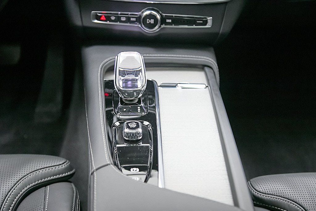 2026 VOLVO V90CC - Image 32