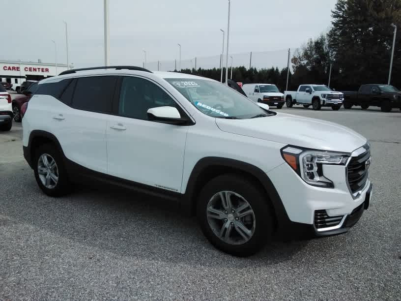 2023 GMC Terrain SLE's photo