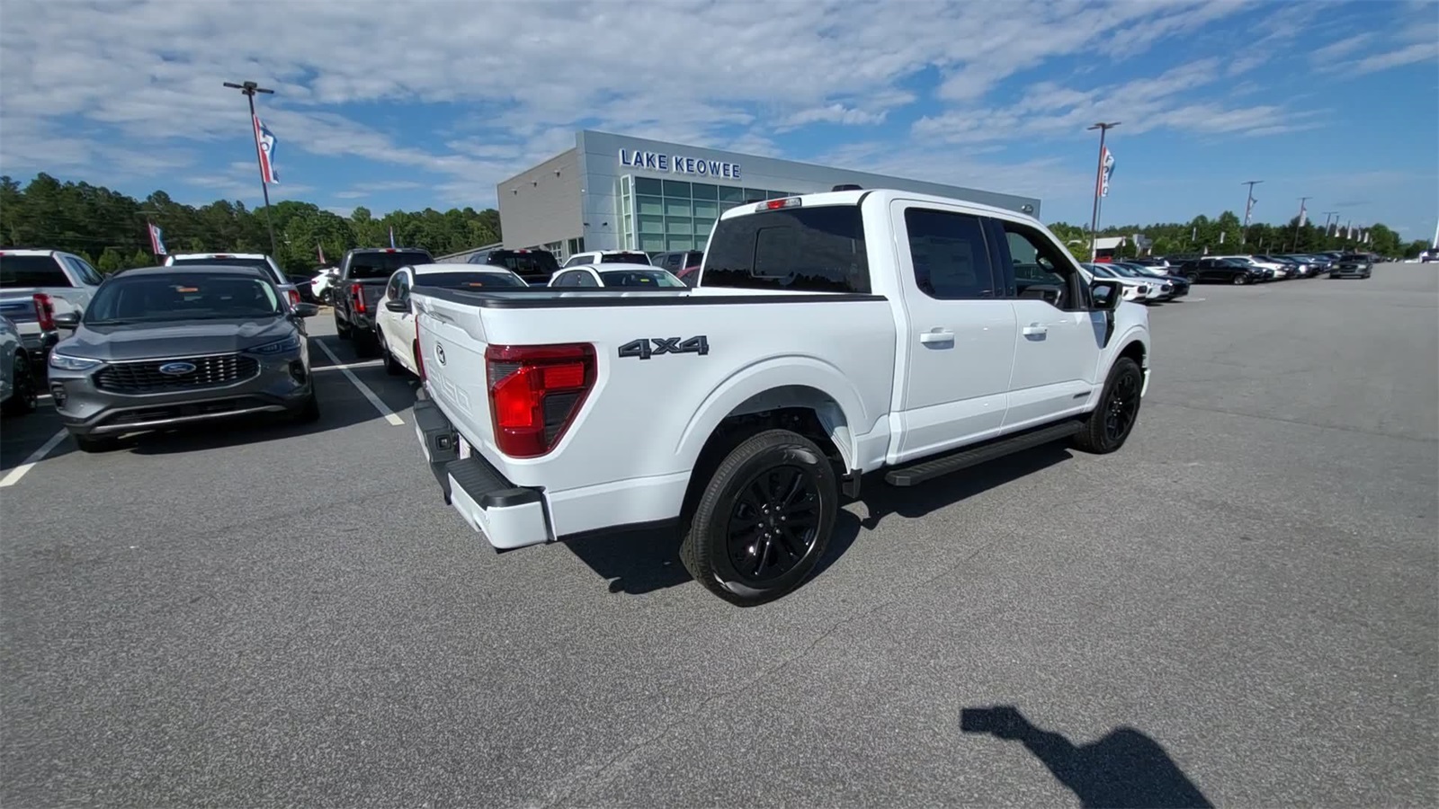 2025 Ford F-150 XLT photo 4