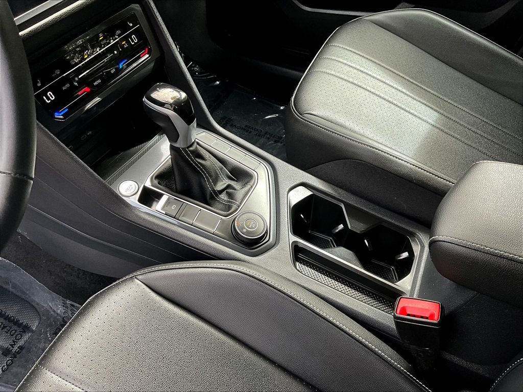 2024 Volkswagen Tiguan SE Wolfsburg Edition photo 13