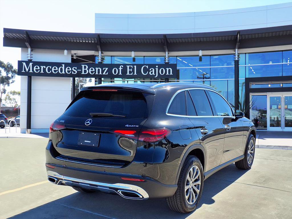 2026 Mercedes Benz GLC 300 4MATIC photo 3