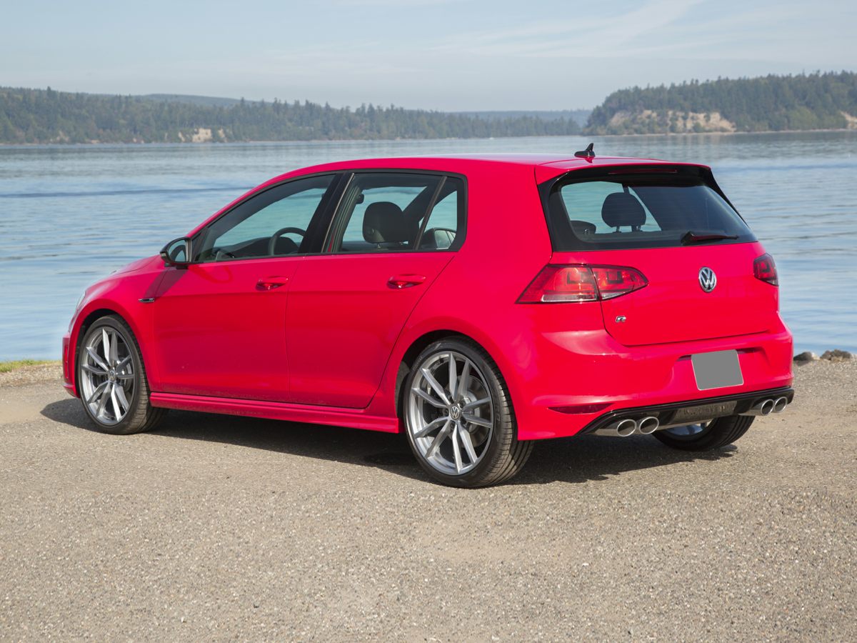2017 Volkswagen Golf S's photo