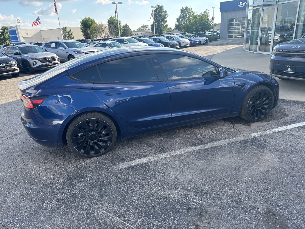 2023 Tesla Model 3 photo 4