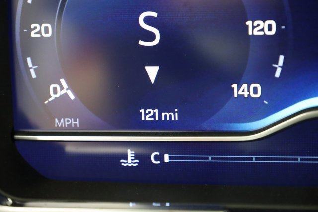 2025 Chevrolet Silverado 1500 LT photo 4