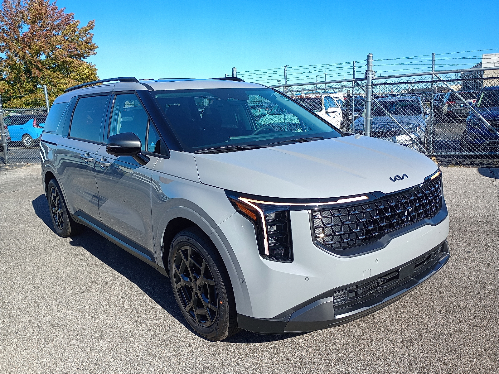 2026 Kia Carnival SX's photo