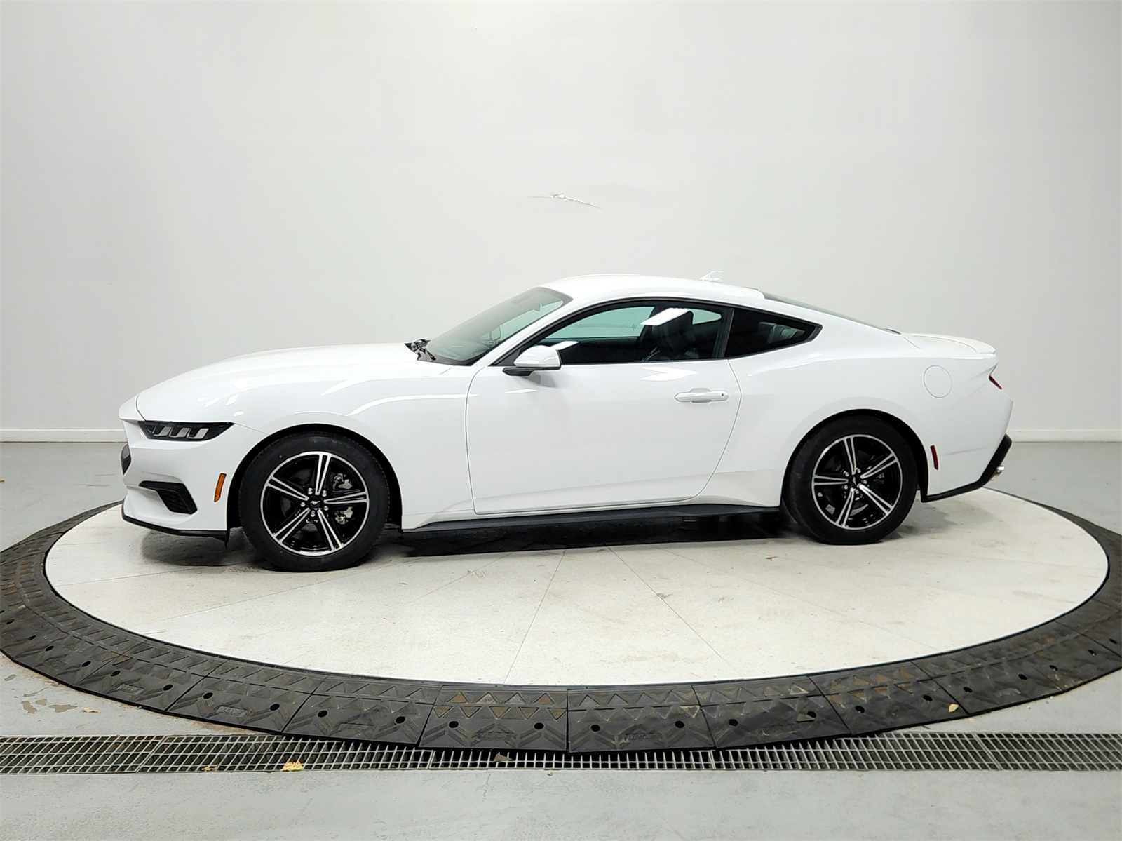 2024 Ford Mustang EcoBoost Premium photo 3