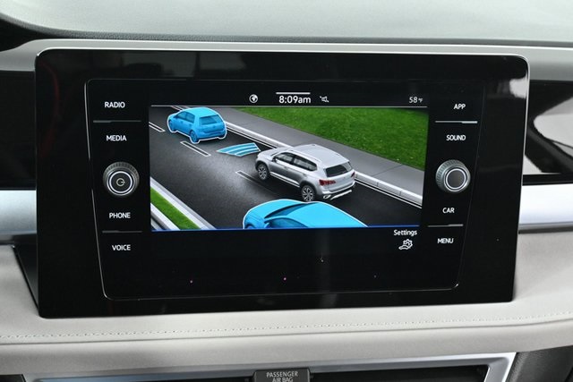 2025 Volkswagen Taos SE photo 15