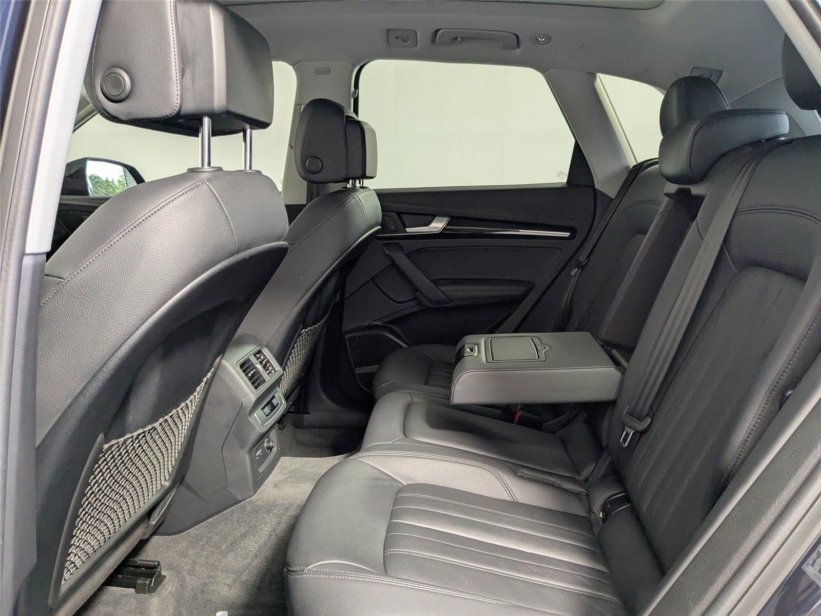 2020 Audi Q5 45 Premium Plus photo 2