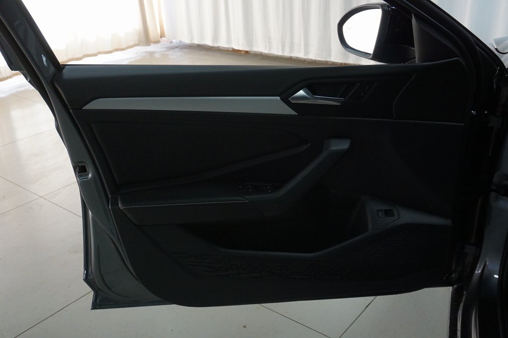 2025 Volkswagen Jetta 1.5T Sport photo 23