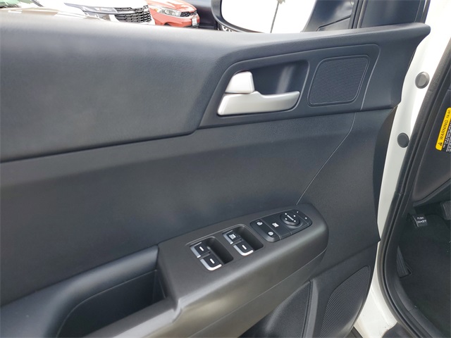 2020 Kia Sportage LX photo 19