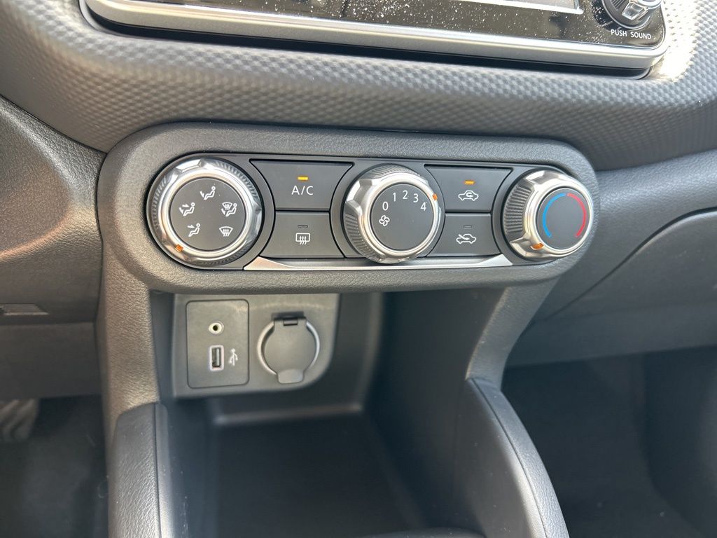 2025 Nissan Kicks Play S photo 26
