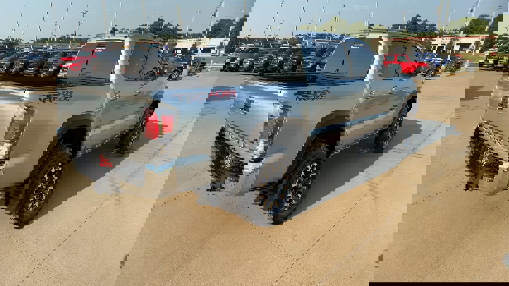 2022 Toyota Tacoma 4x4 SR Double Cab V6 photo 8