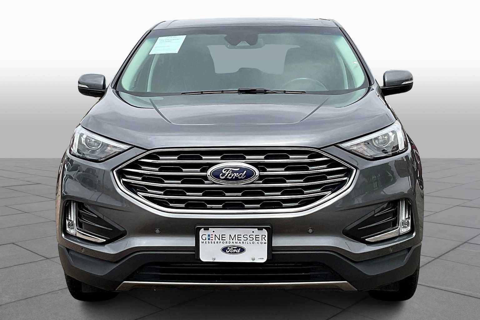 2022 Ford Edge Titanium photo 3