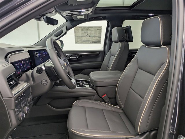 2025 Chevrolet Suburban Premier photo 16