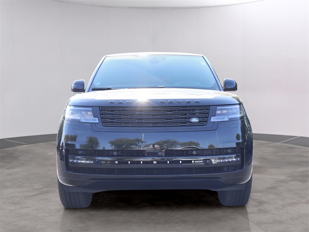 2025 Land Rover Range Rover SE photo 2