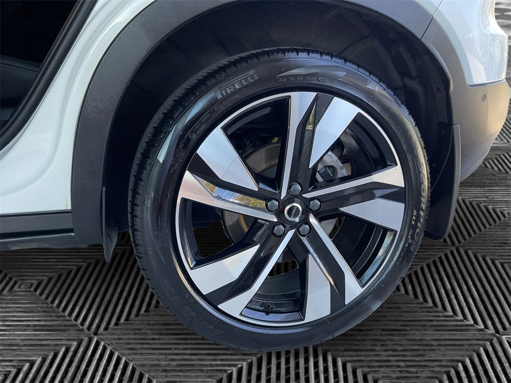 2023 Volvo XC40 AWD Ultimate photo 14