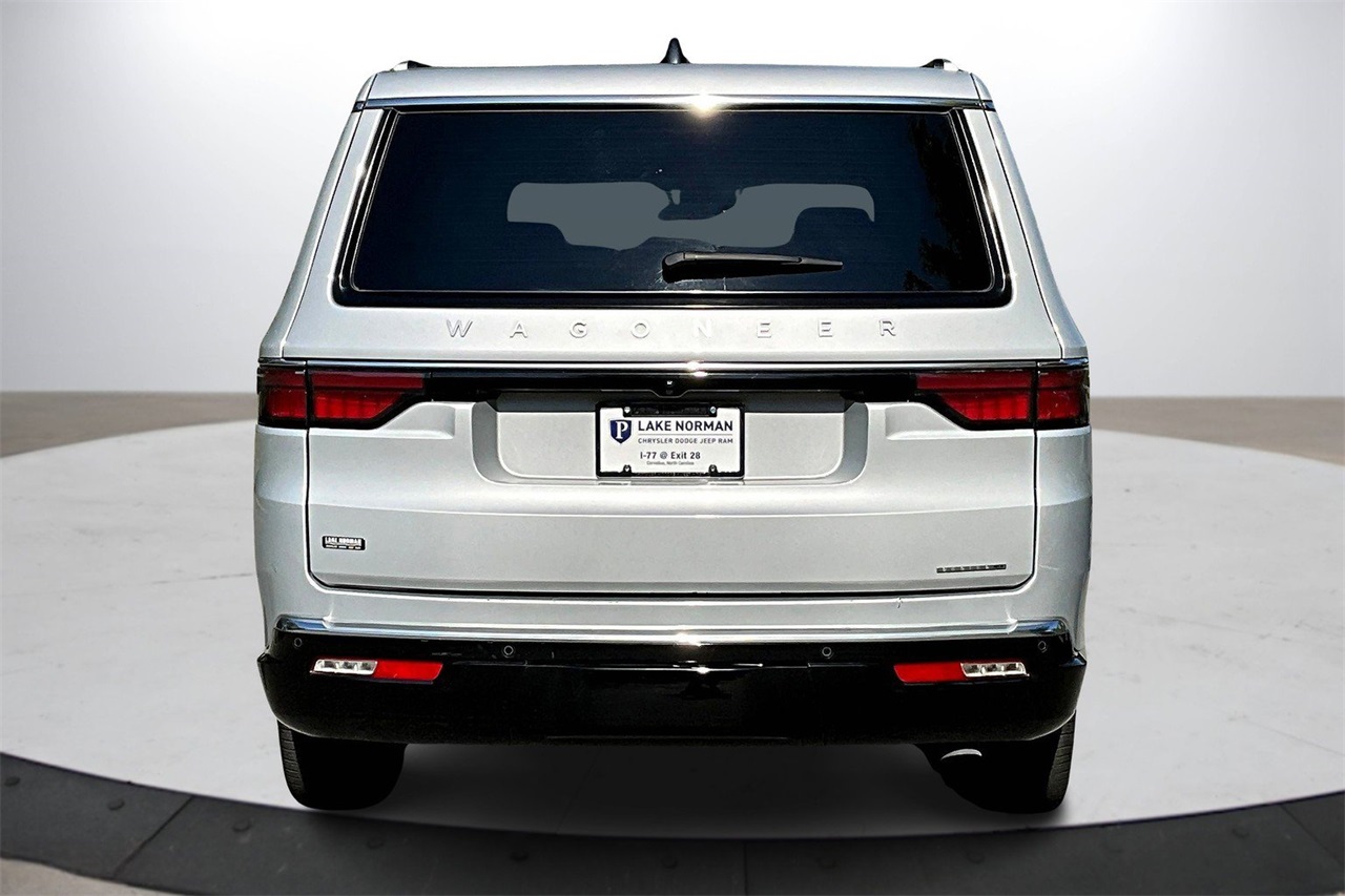 2024 Jeep Wagoneer L Series II photo 7
