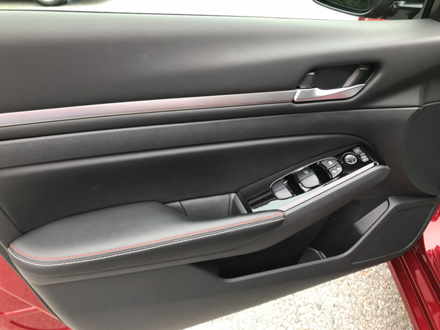 2024 Nissan Altima 2.5 SR photo 11