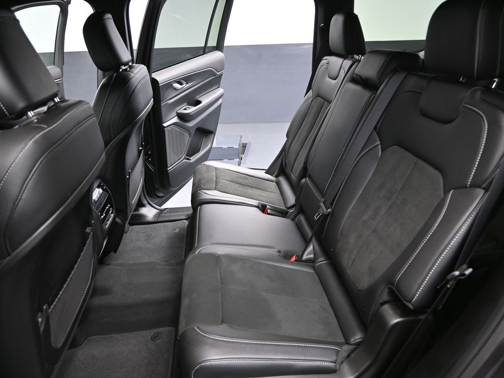 2024 Jeep Grand Cherokee Altitude X photo 31