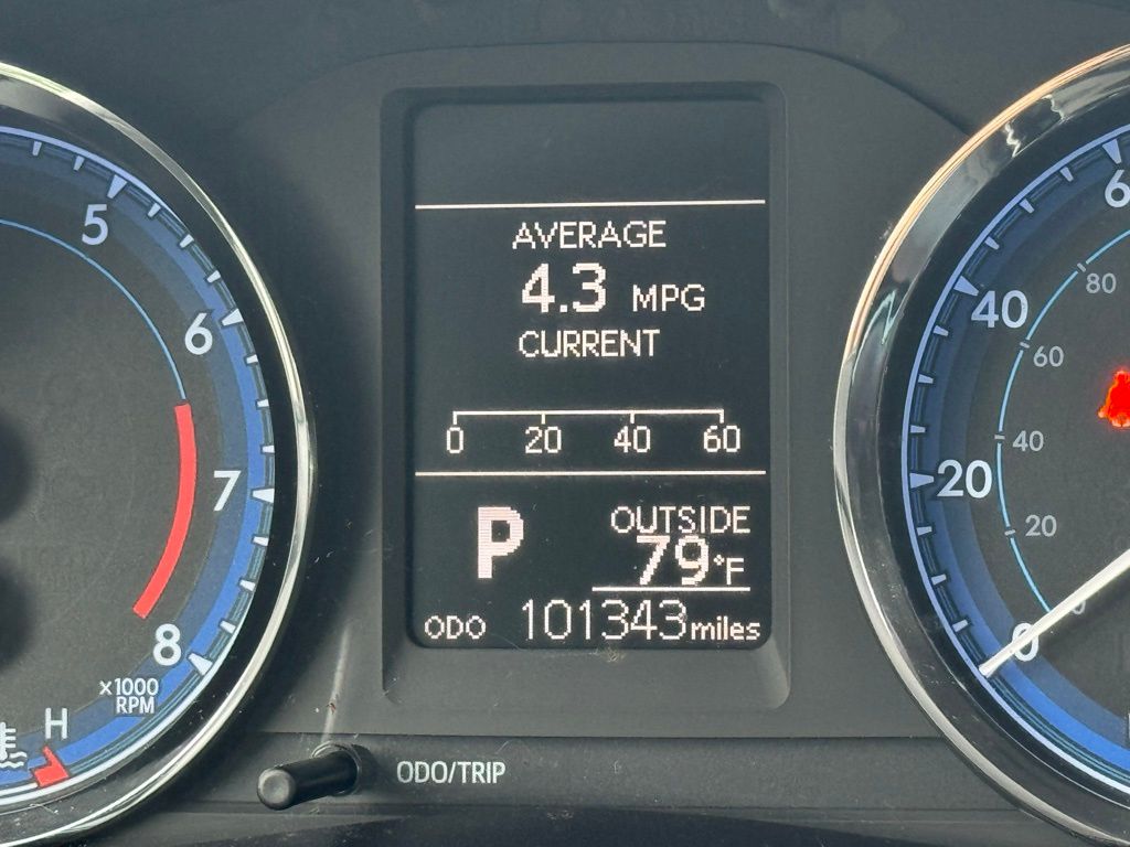 2018 Toyota Corolla LE photo 2