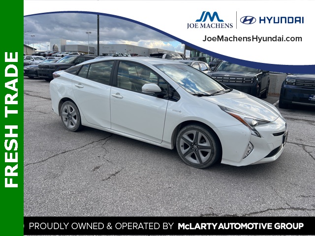 2017 Toyota Prius Three's photo