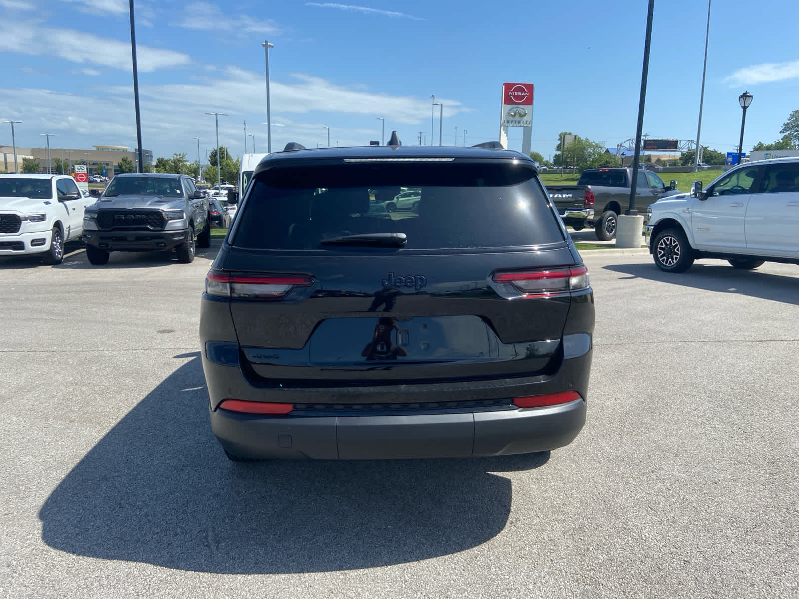2025 Jeep Grand Cherokee Altitude photo 8
