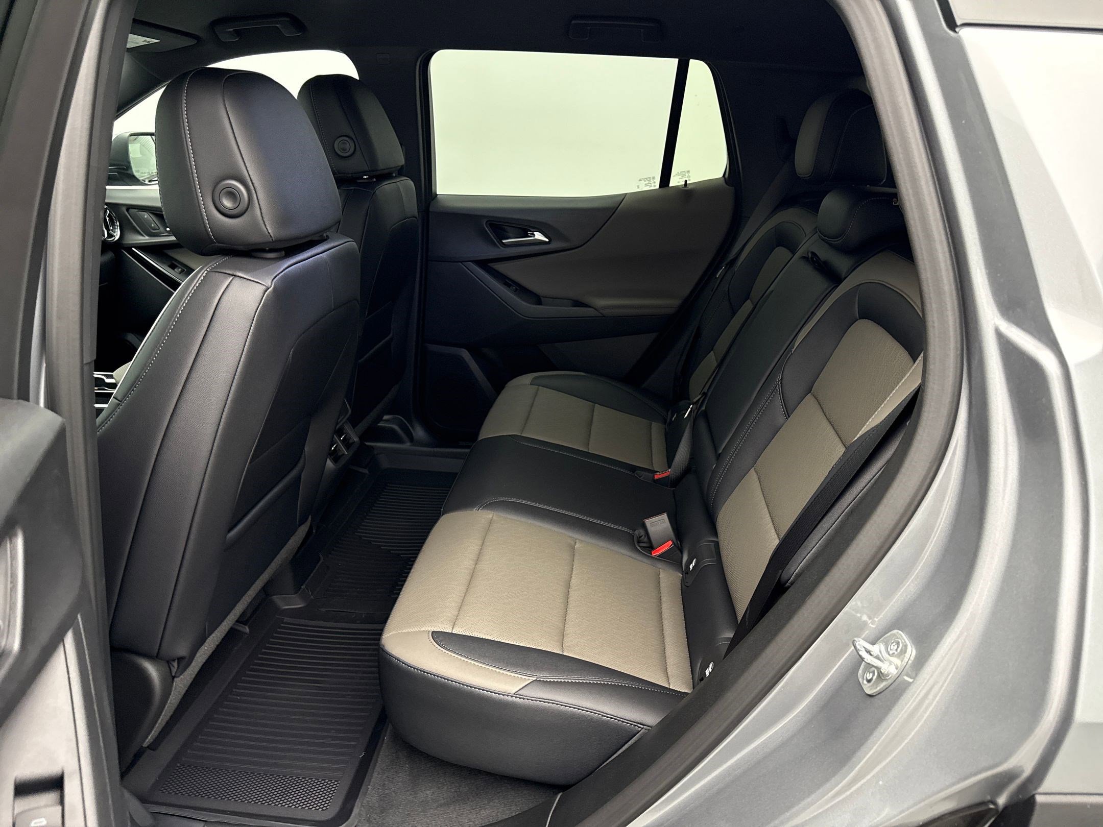 2026 Chevrolet Equinox LT photo 13
