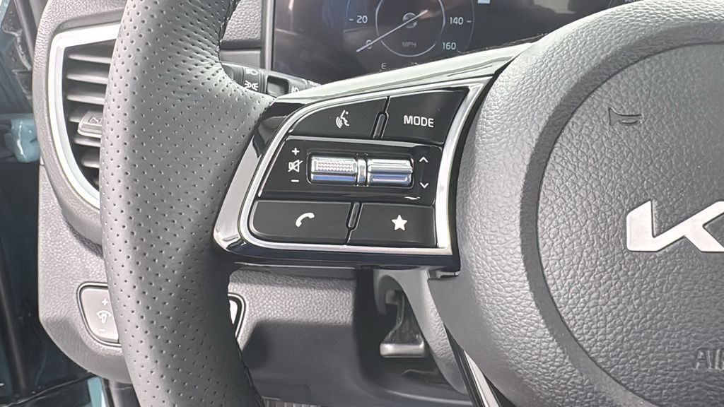 2026 Kia Seltos SX photo 23