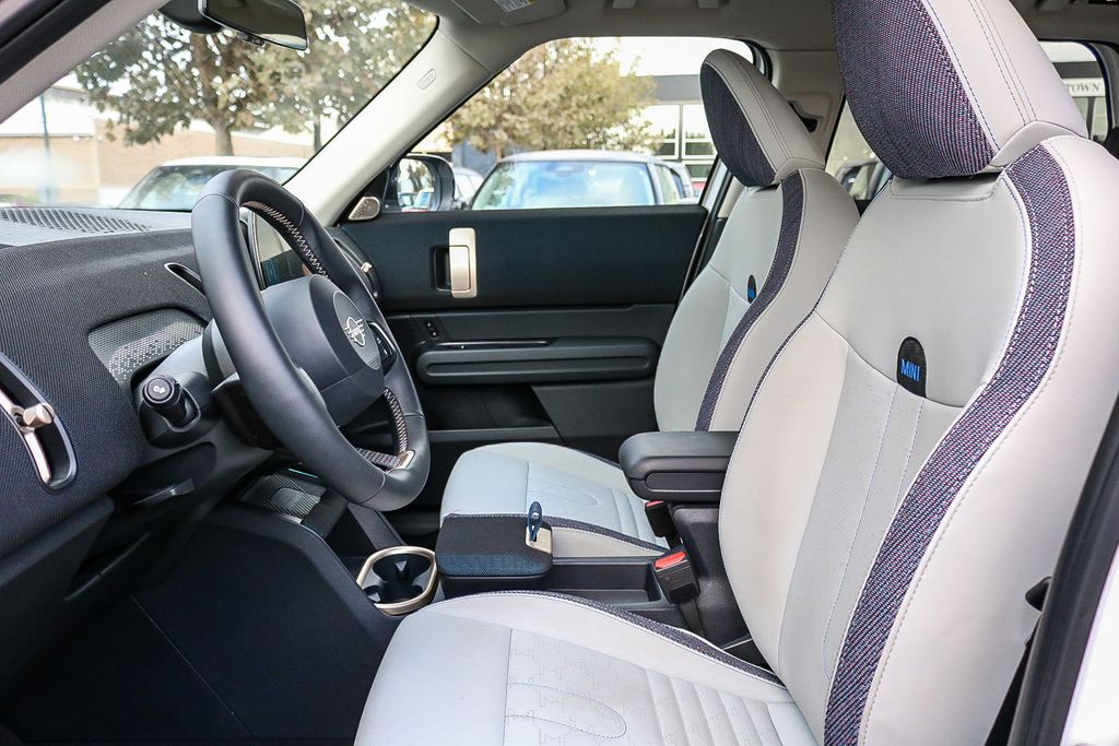 2025 Mini Cooper S ALL4 photo 16