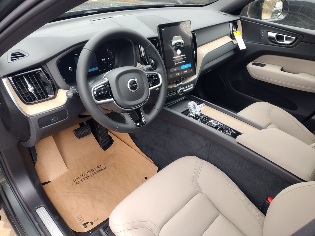 2026 VOLVO XC60 - Image 9