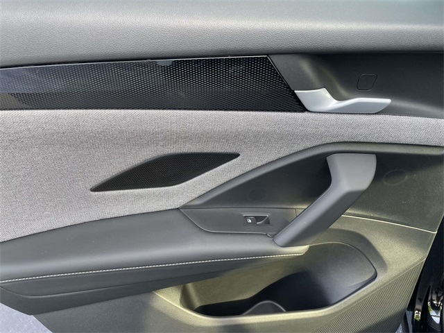 2025 Volkswagen Tiguan S photo 10
