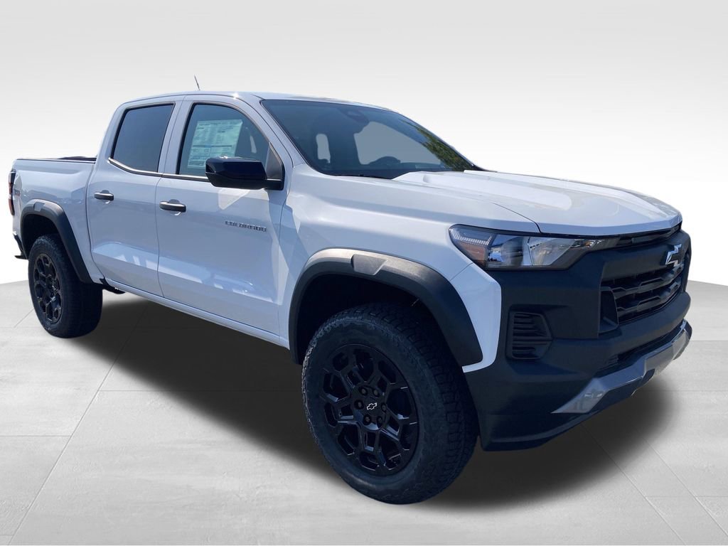 2026 Chevrolet Colorado Trail Boss photo 2