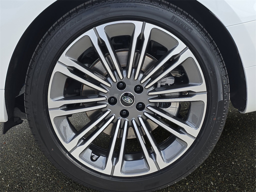 2025 Land Rover Range Rover Sport SE photo 34