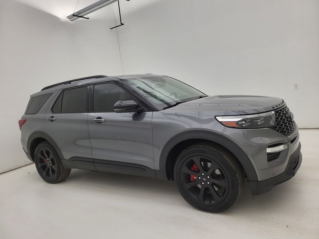 2021 Ford Explorer ST's photo