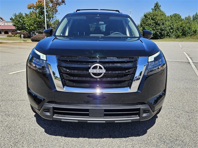 2025 Nissan Pathfinder SV photo 2