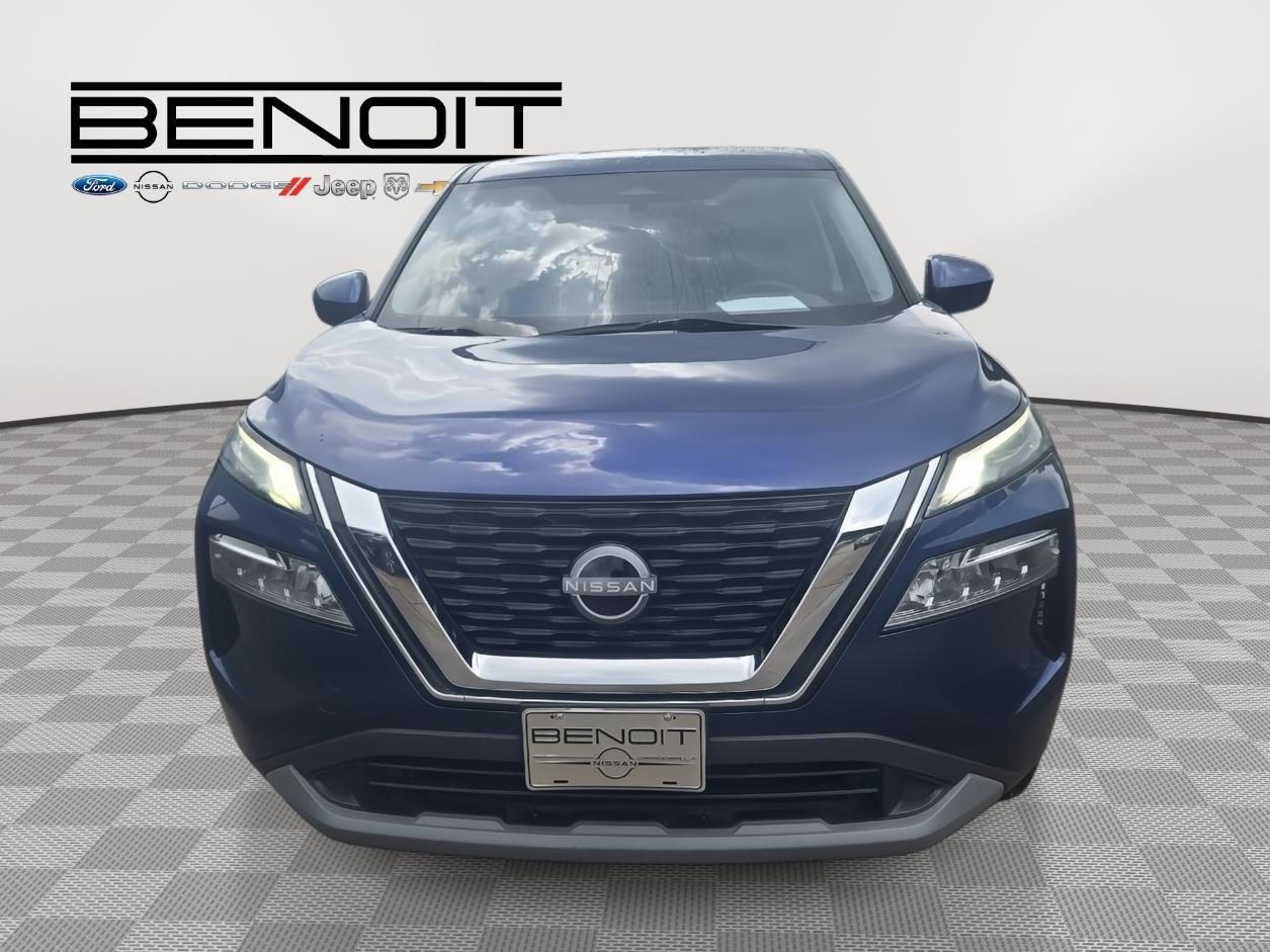2023 Nissan Rogue SV photo 2
