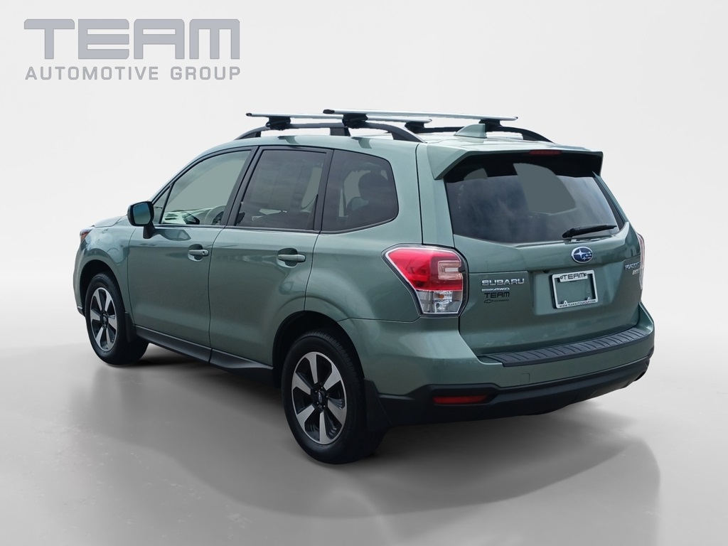 2017 Subaru Forester 2.5i Premium photo 5