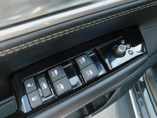 2023 Jeep Wagoneer L Series II photo 24