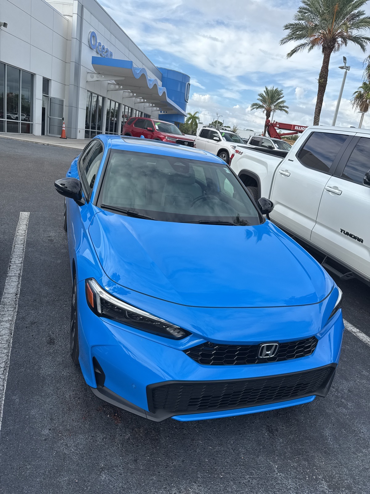 2025 Honda Civic Hatchback Hybrid Sport Touring photo 2