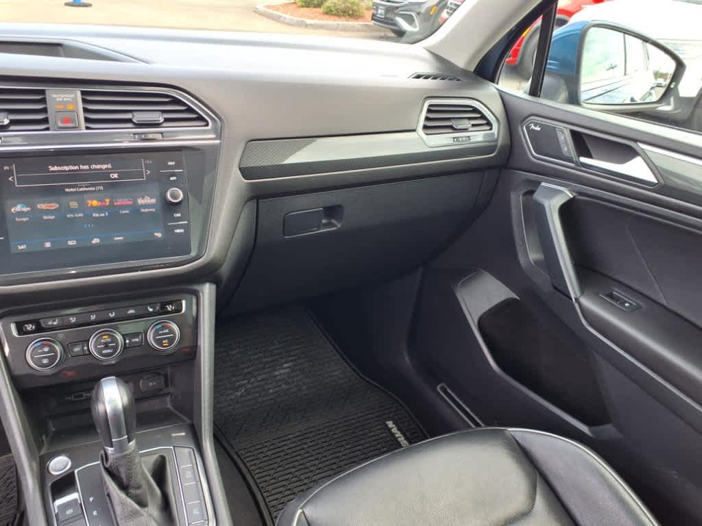 2019 Volkswagen Tiguan SEL Premium R-Line photo 11