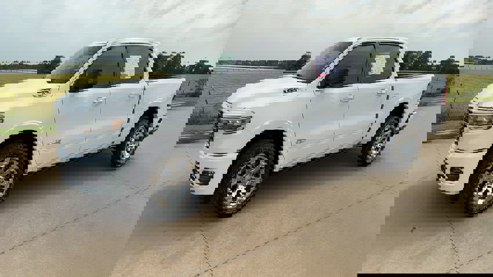 2025 Ram 1500 Lone Star photo 3