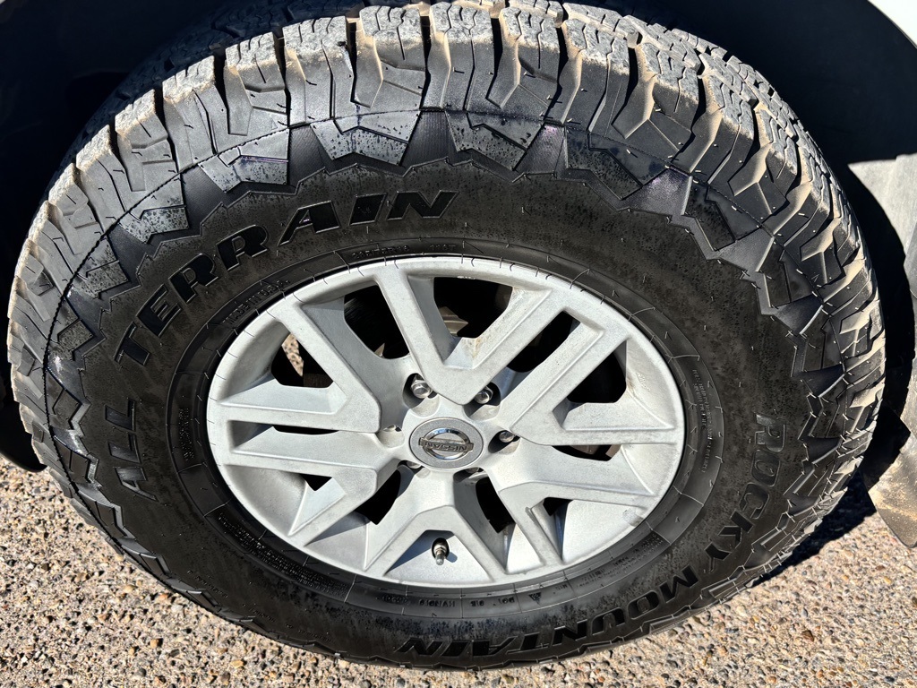 2019 Nissan Frontier SV photo 4