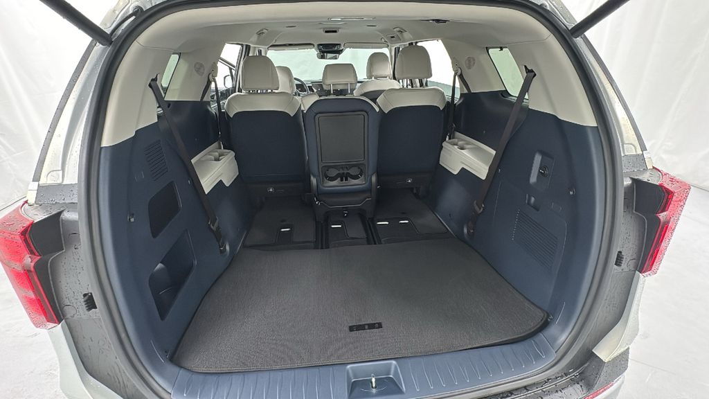 2026 Kia Carnival EX photo 16