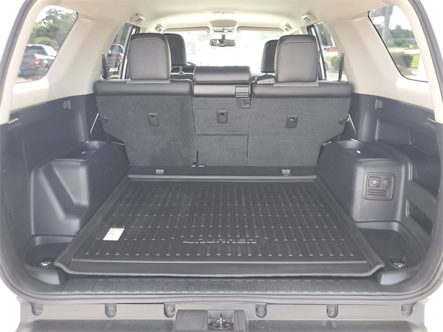 2017 Toyota 4Runner SR5 Premium photo 7