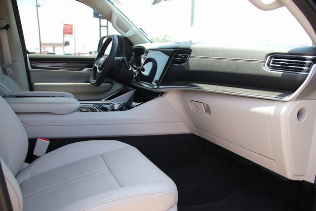 2022 Jeep Wagoneer Series II photo 13